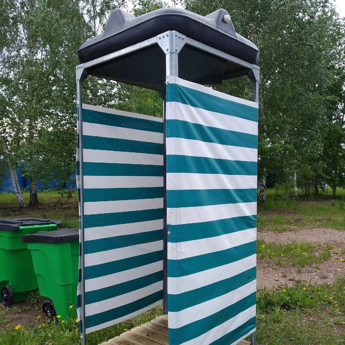 Летняя душевая кабинка с нашим душевым баком 250 литров