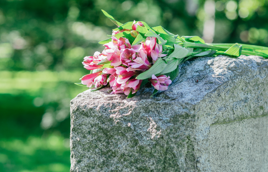 Почему беременным нежелательно посещать кладбище: влияние на здоровье матери и ребенка