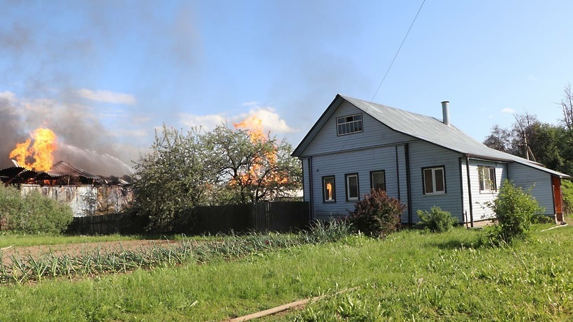    Пожарные в Волоколамском округе спасли дом от огня © Пресс-служба администрации Волоколамского г.о.