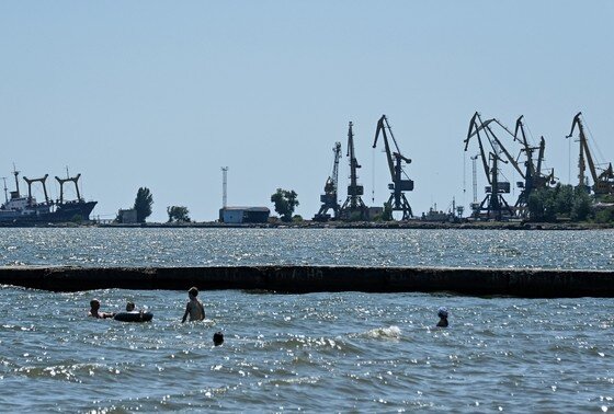    Азовское море в Мариуполе