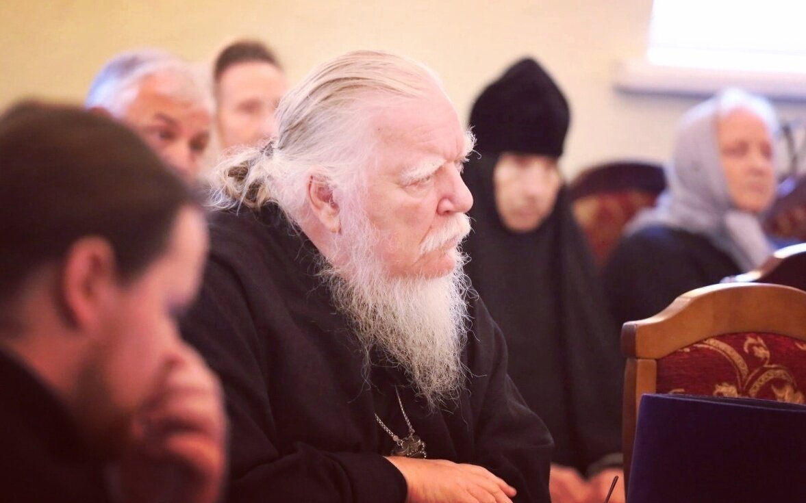 Димитрий Смирнов (07.03.1951 — 21.10.2020 гг.) — протоиерей, церковный и общественный деятель, проповедник, миссионер.