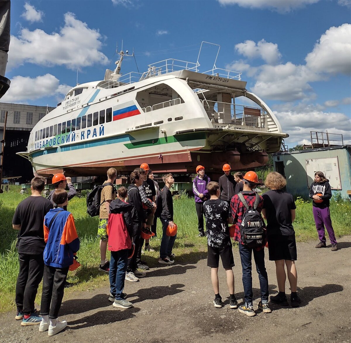 Хабаровский судостроительный завод посетила экскурсия студентов ХПЭТ