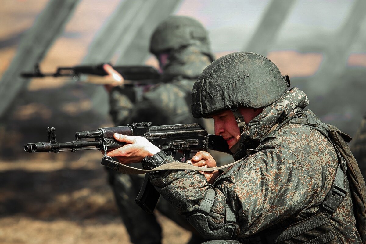 Ведет россия войска. Вооруженные силы. Армия. Солдаты вс РФ на Украине. Войска РФ.