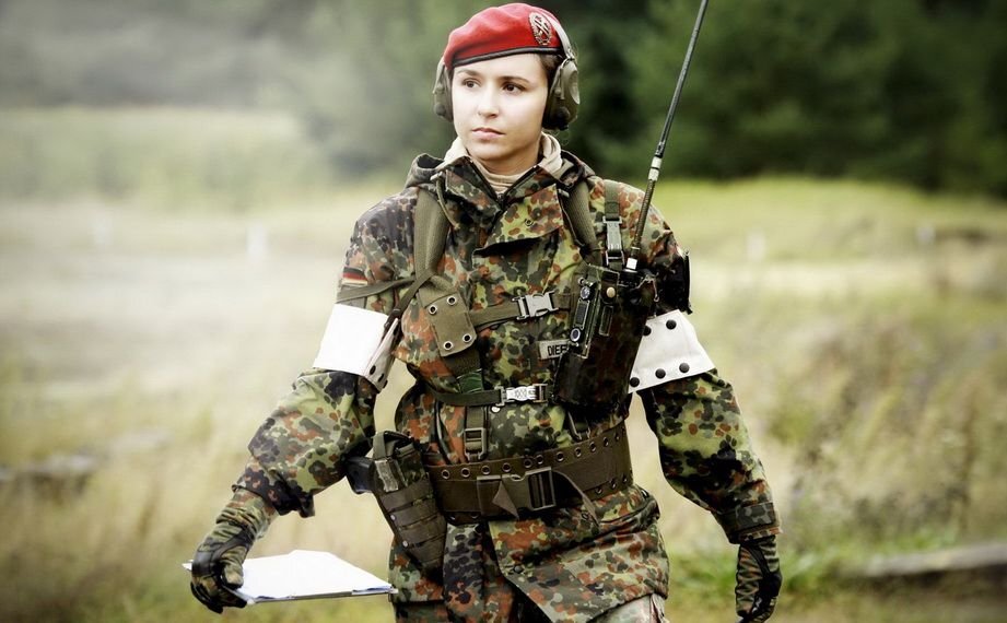 Порно фото сайт: Военные девушки