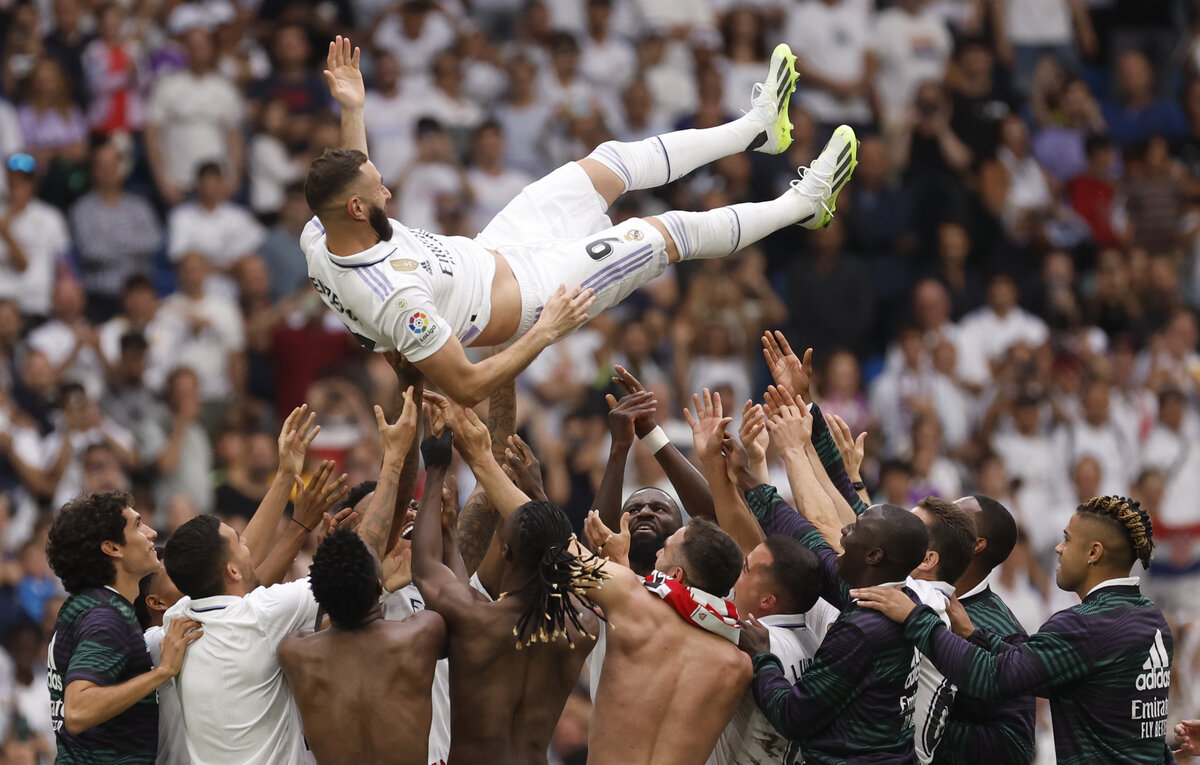    Нападающий "Реала" Карим Бензема  EPA-EFE/Daniel Gonzalez