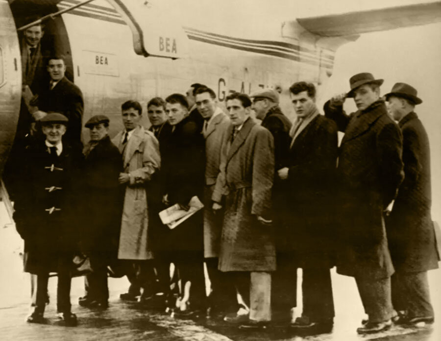 Посадка команды МЮ на обреченный самолет