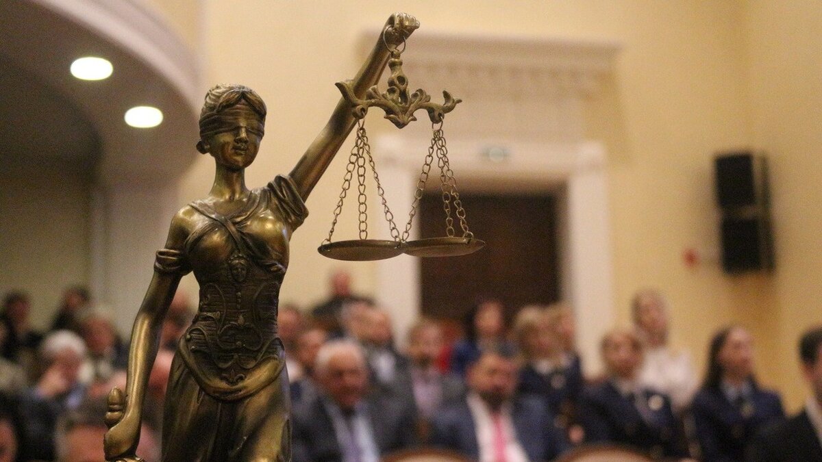     В Приморье закончили расследование уголовного дела в отношении экс-сотрудника полиции. Мужчину обвиняют в получении 29 взяток.