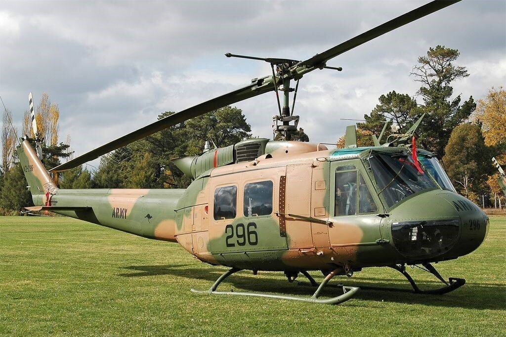 Боевые вертолеты мира многоцелевой ударный вертолет UH-1 ИРОКЕЗ   Авиация военная техника  Дзен