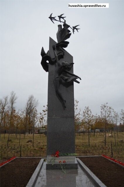 Памятник погибшим в Эльбарусово