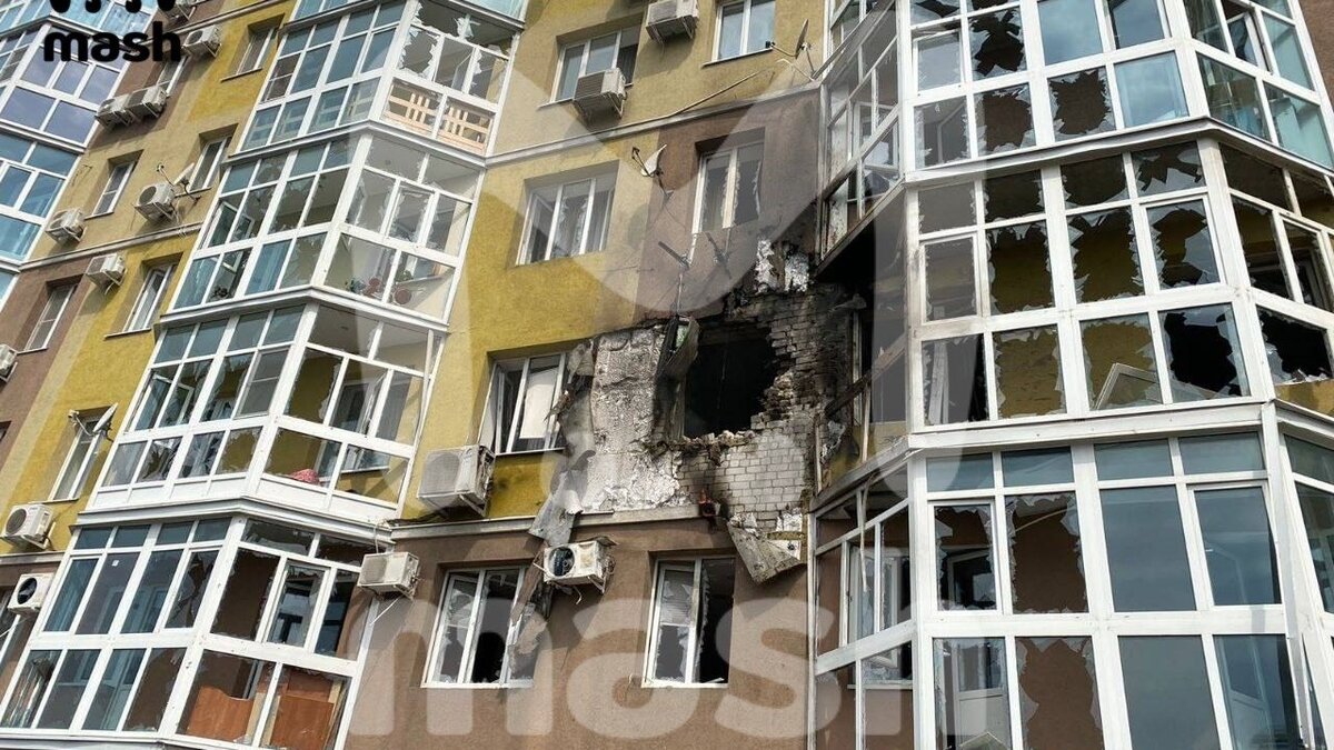     Беспилотный летательный аппарат, протаранивший многоквартирный жилой дом в Воронеже, мог быть запущен совсем по другой цели, полагают сотрудники спецслужб.