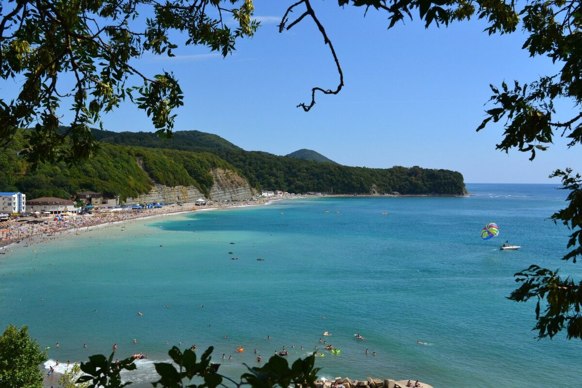 Поселок Новомихайловский черное море