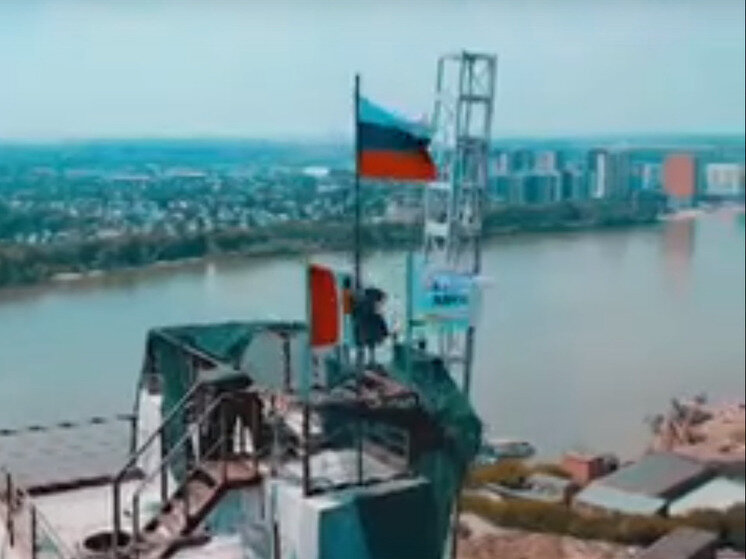 Строится мост