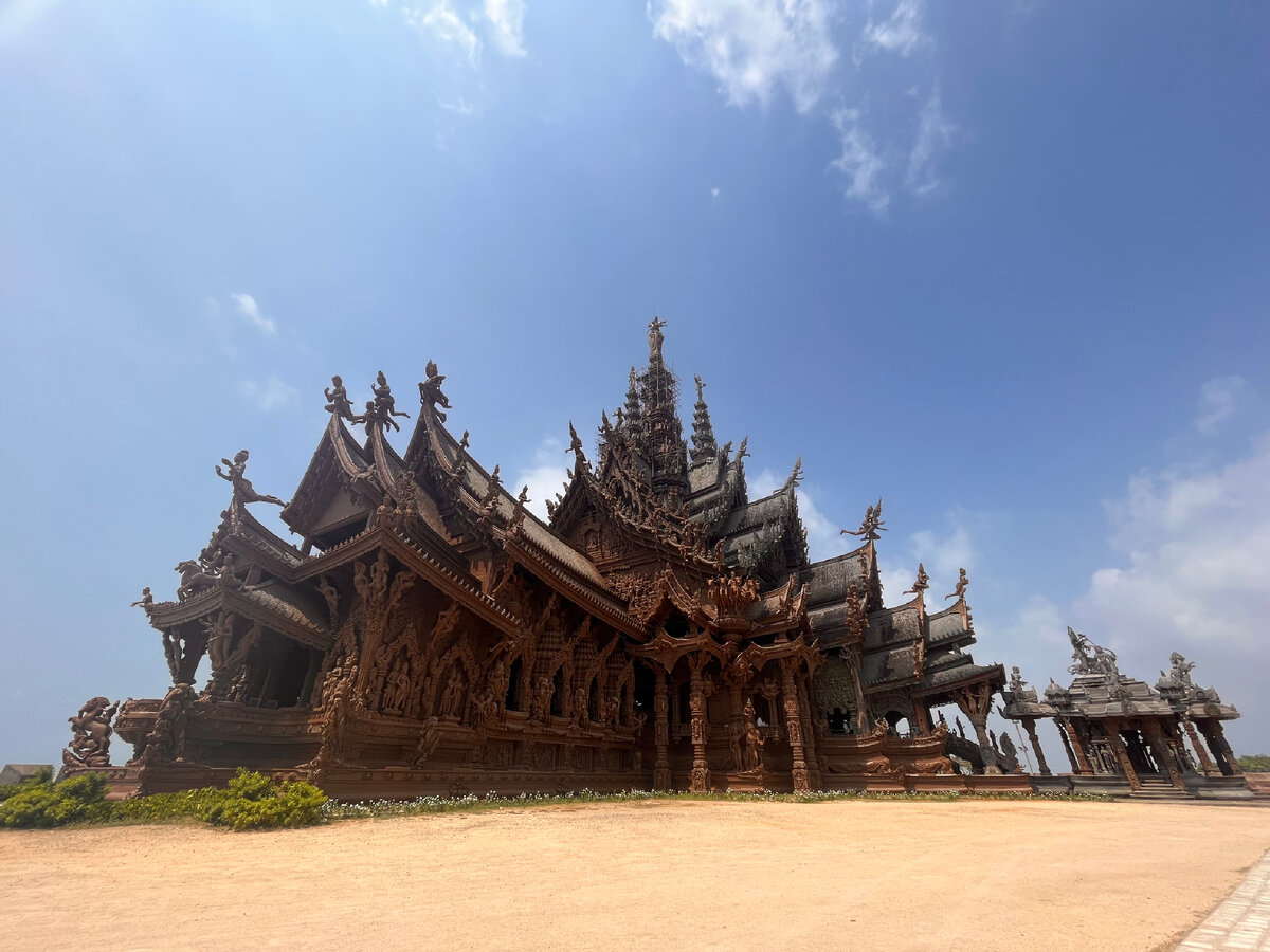 Храм Истины