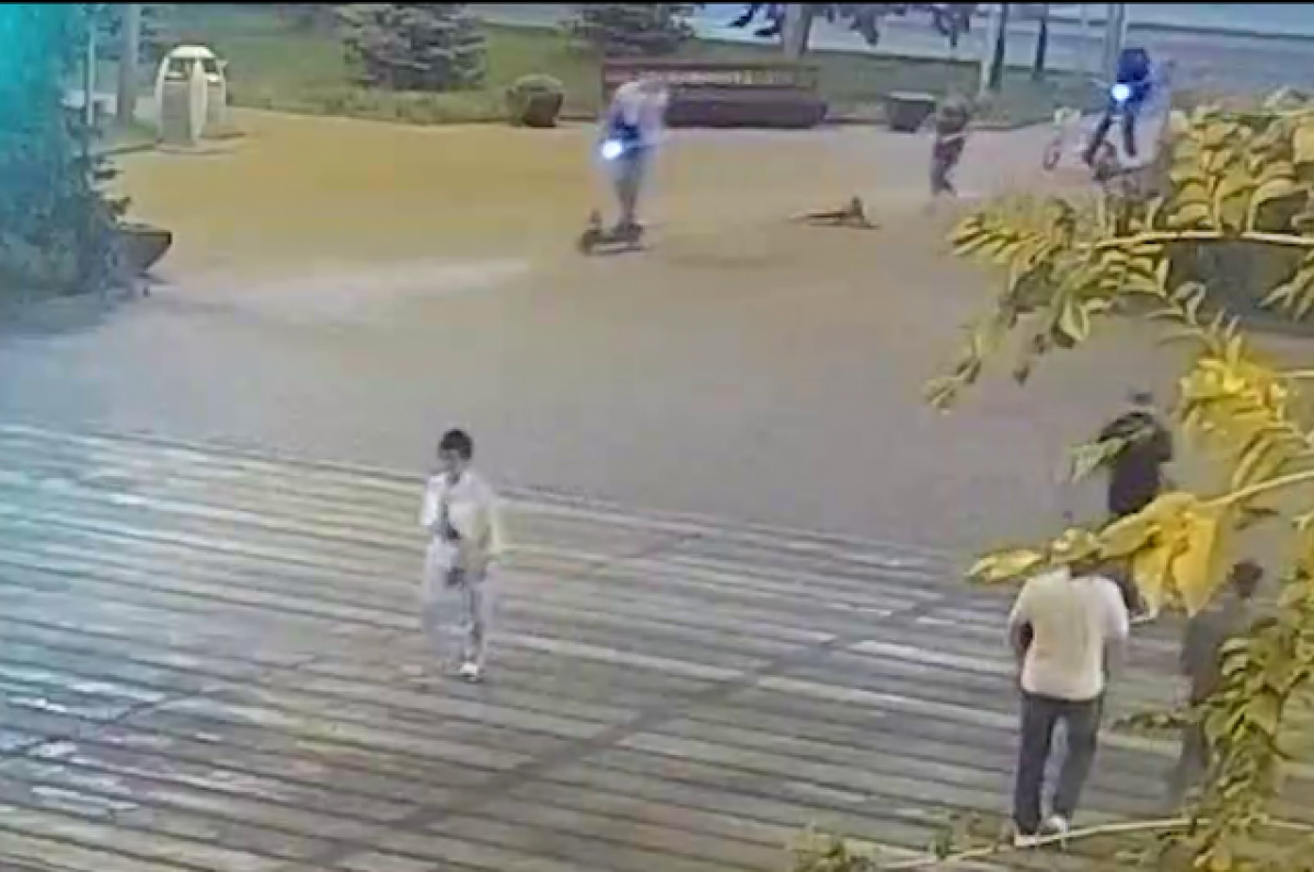    В Волгограде нашли самокатчика, сбившего ребенка и укатившего с места ДТП