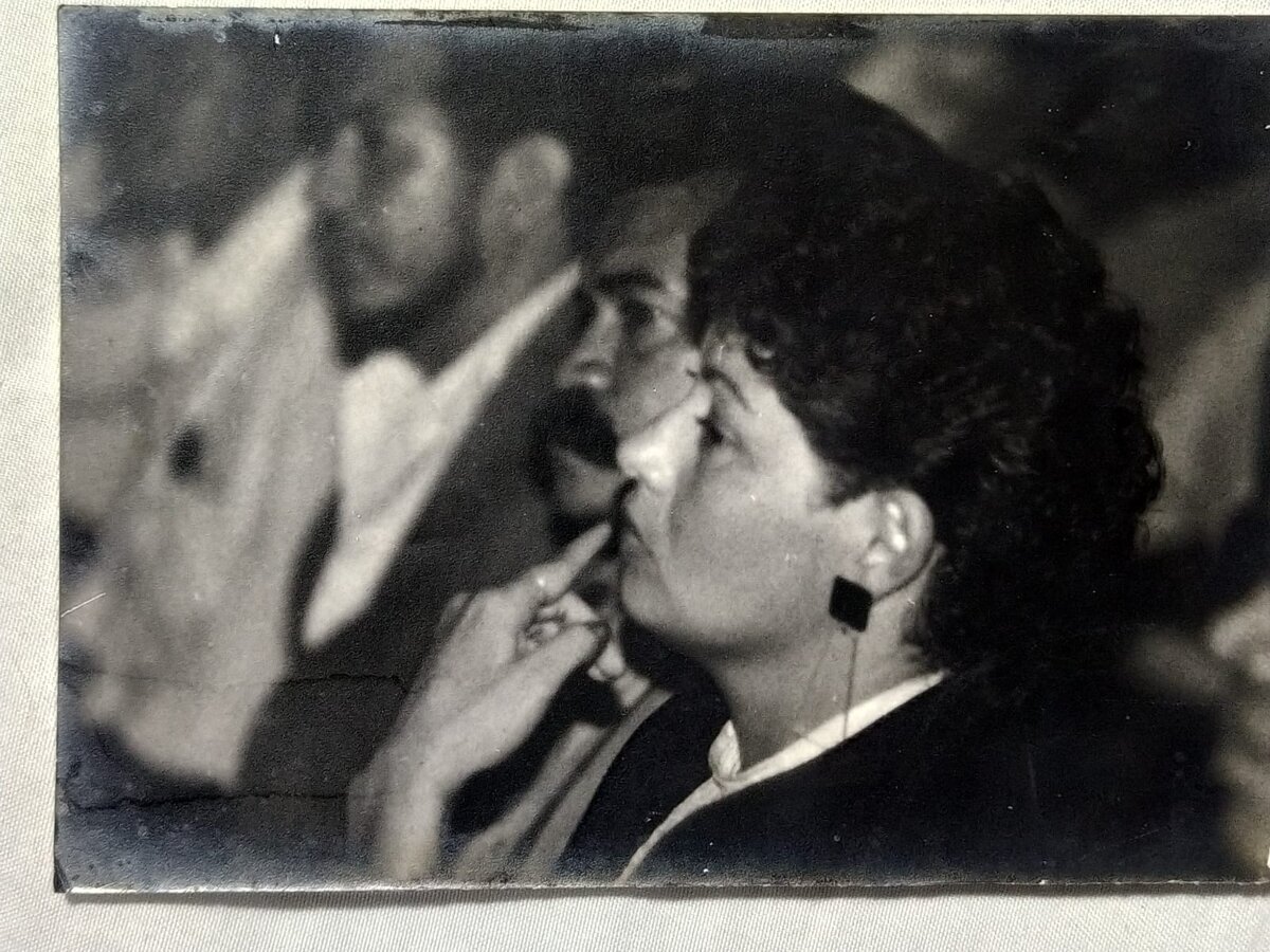 С супругом, в Национальном театре.