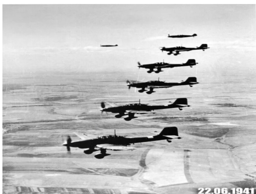 Начало нападения на ссср. Нападение на СССР 22 июня 1941. Нападение фашистской Германии на СССР. Нападение Германии на СССР 22 июня 1941 г. Немецкие самолеты 22 июня 1941.
