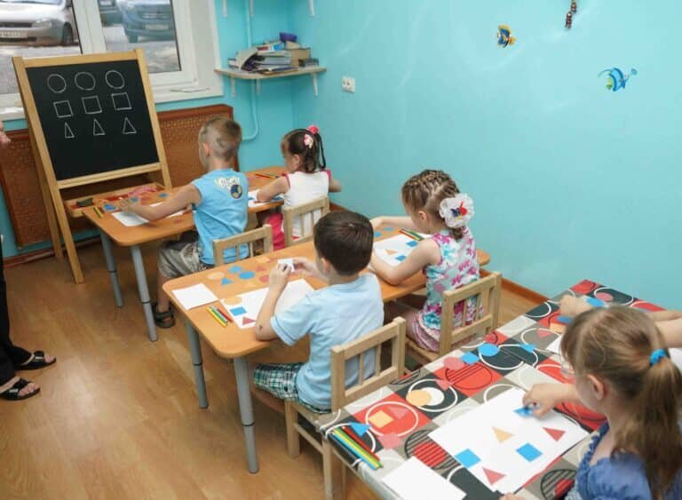 Психологи изучили развитие коммуникативно-рефлексивных способностей у детей / ©Getty images📷
