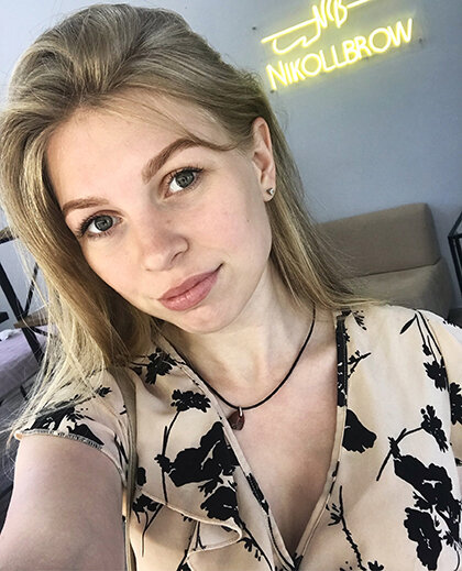 Ангелина Моне. Художник.