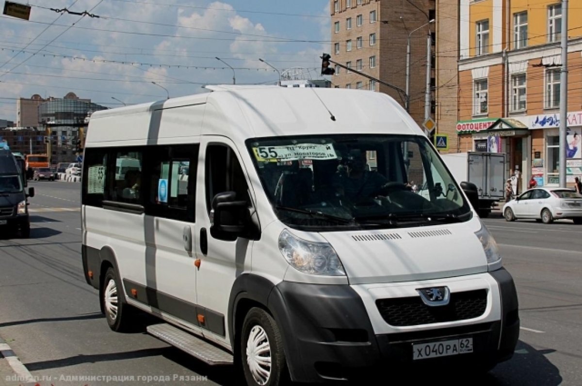    Шофера маршрутки в Петрозаводске уволили за курение и хамство