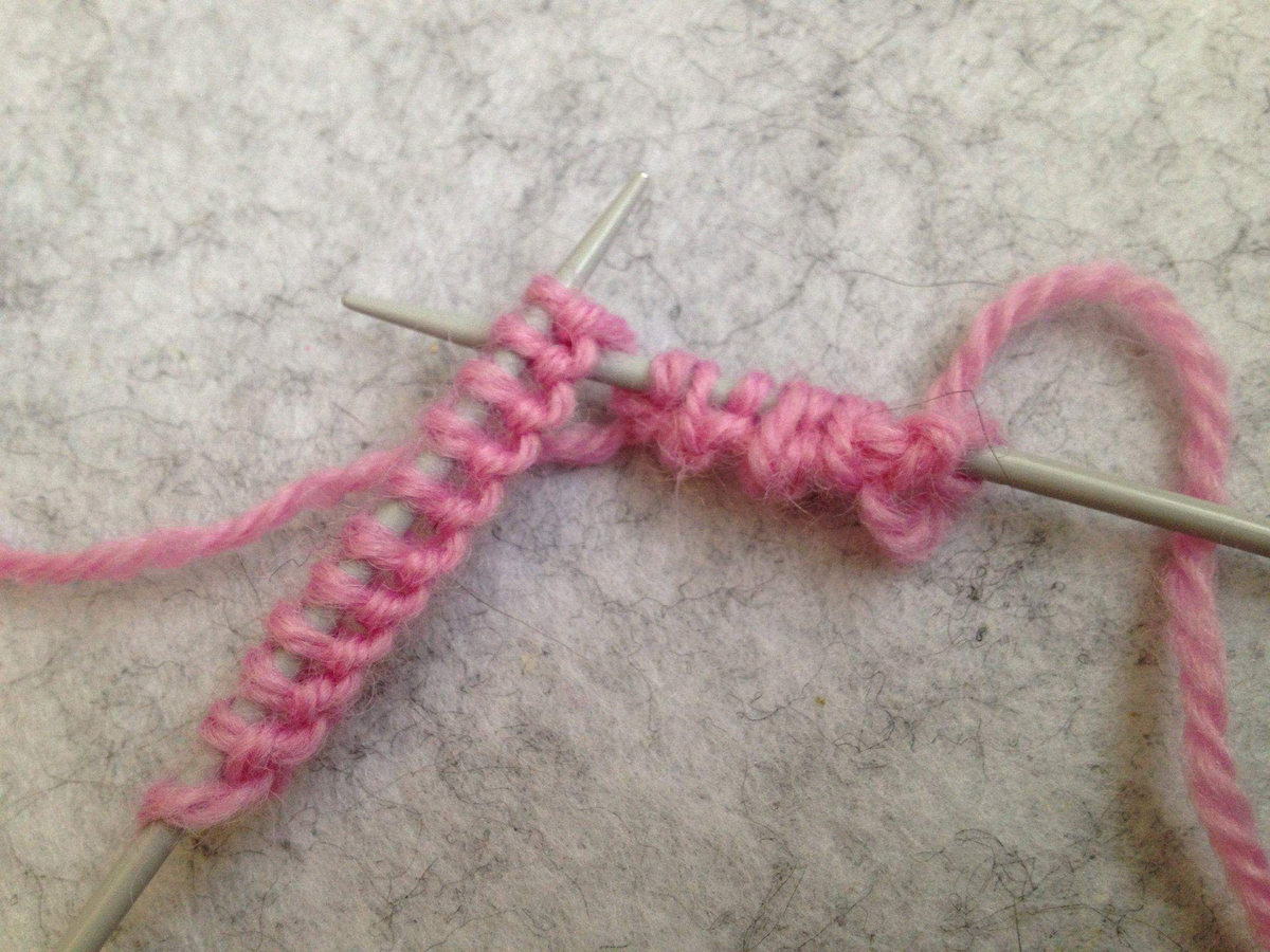 Набор петель на спицы для резинки 2х2. Красивый край резинки. Фабричный край резинки. Фабричный. Набор петель с дополнительной нитью.
