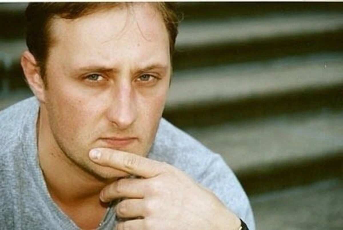 Андрей зибров биография личная жизнь Пережил выстрел в лицо и потерю глаза: Андрею Зиброву исполняется 50 лет - чем з