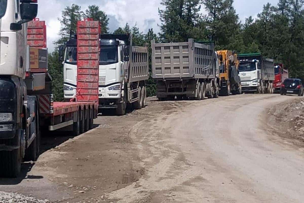 В Улаганском районе проверили ход строительства ключевой автодороги |  Алтай. Главные новости | Дзен