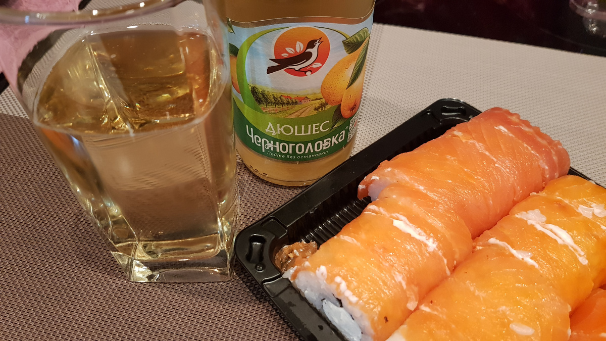 Напиток ЧЕРНОГОЛОВКА Дюшес и роллы Филадельфия Суши Маркет