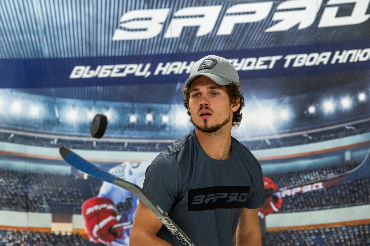 Владимир Васильев (vadi_vas) – хоккейный фристайлер.