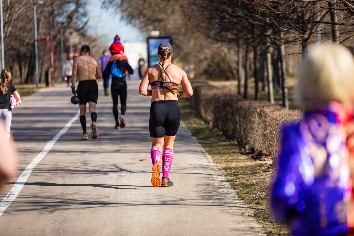 Паркран с гирями и моржевание - что стоит за этим и кто эти люди? | Про  parkrun, парковые забеги, S95, 5 вёрст и runpark | Дзен