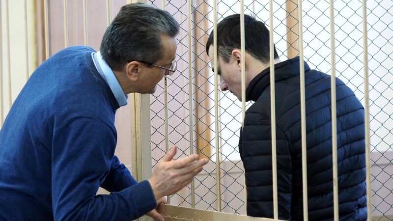 Адвокат Эдуард Максимов и Петрос Аветисян. Фото – Виталий Грасс