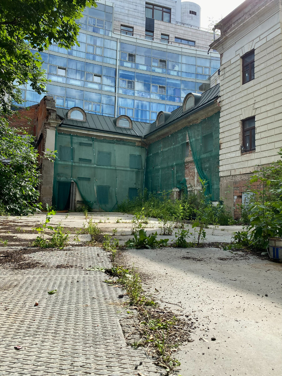 Фото автора канала. Арбатский частный дом.