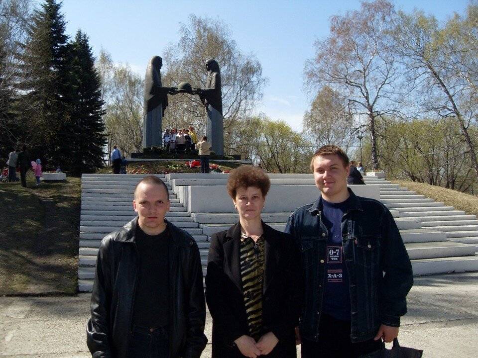   Людмила, Андрей и их родственник Женя. Фото: Андрей Яшин
