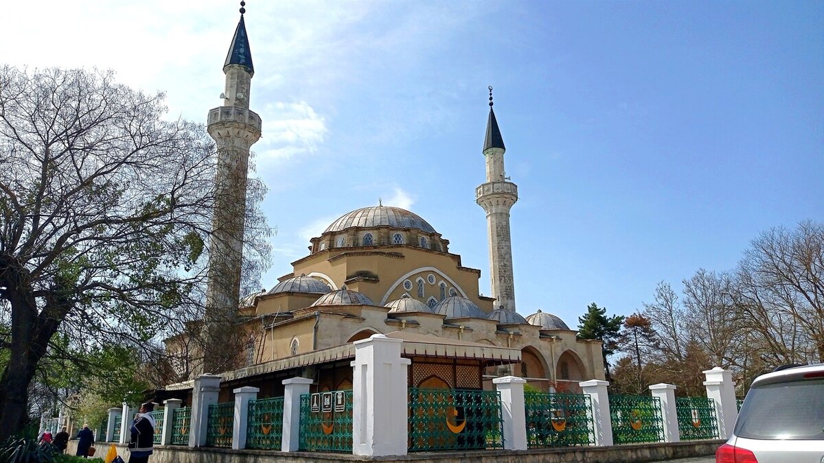 Соборная пятничная мечеть Джума-Джами в Евпатории