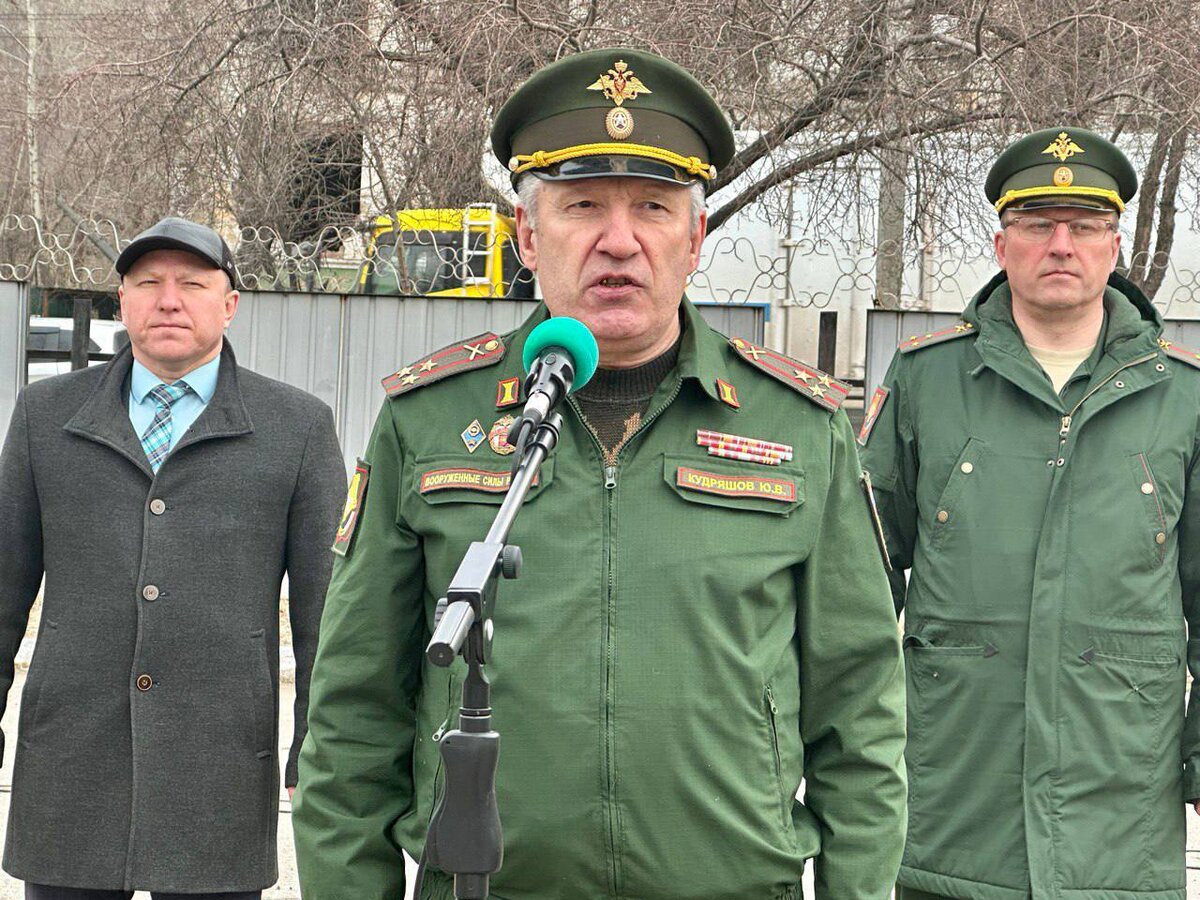 Военкомат город реж. Призыв. Военкомат город Бузулук.