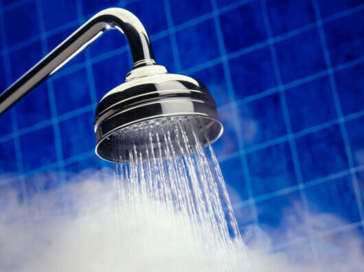    Горячая вода //Фото с сайта static.mk.ru