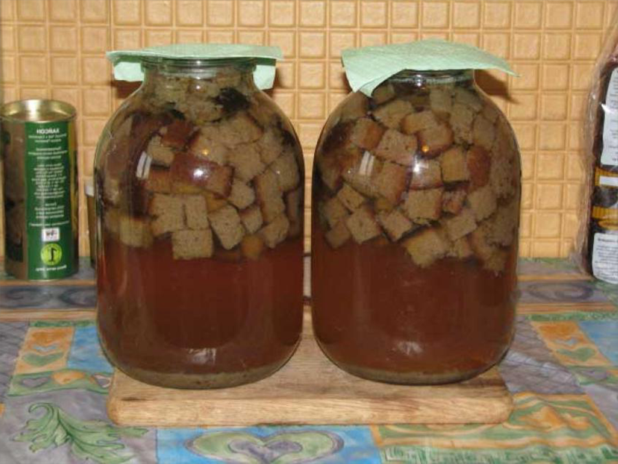 как приготовить хлебный квас. квас с изюмом. квас домашний в банке. квас домашний хлебный. квас домашний хлебный.