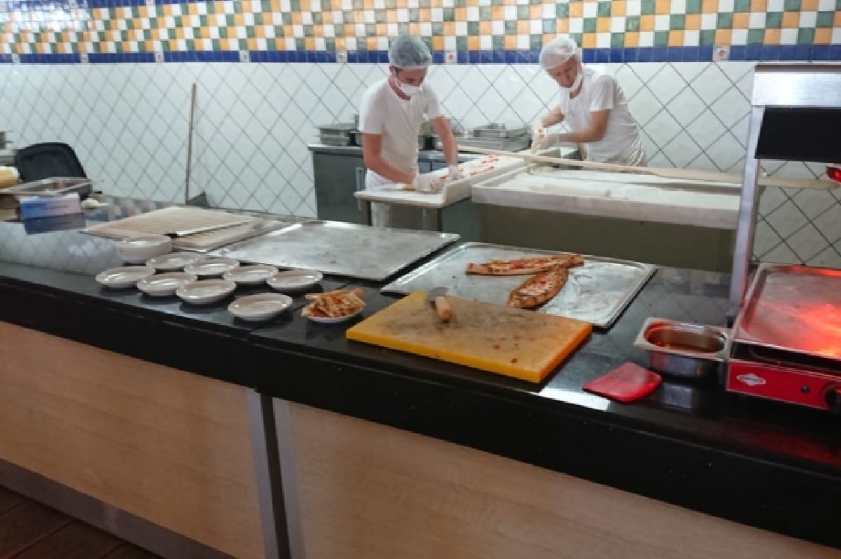    Хабаровские полицейские раскрыли кражу дорогого соусника