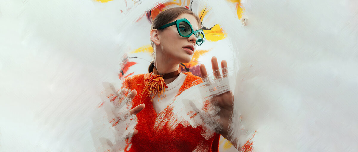 Очки уже давно стали частью стильного имиджа.