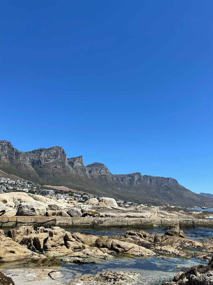 Вид на 12 апостолов с пляжа Kamp’s bay