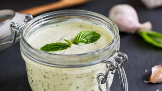    30 минут на кухне: грузинский соус с грецкими орехами и чесноком Дарья Смирнова