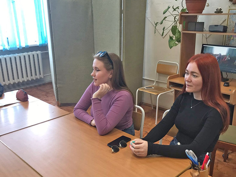 Студенты кафедры музыкального и сценического искусства Удмуртского госуниверситета знакомятся с воспоминаниями жителей Сепа и разучивают песни