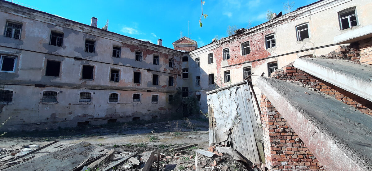 Изначально построен "тюремный замок" в 1883