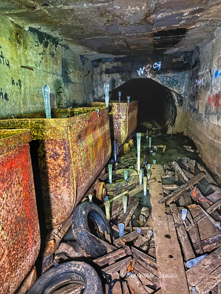 ТПХ - тоннель под Хлебной площадью в Самаре. Так называется недостроенный подземный об’ект глубокого залегания На дне 27-ми метровой круглой шахты начинается горизонтальный тоннель около 200 м в длину.
