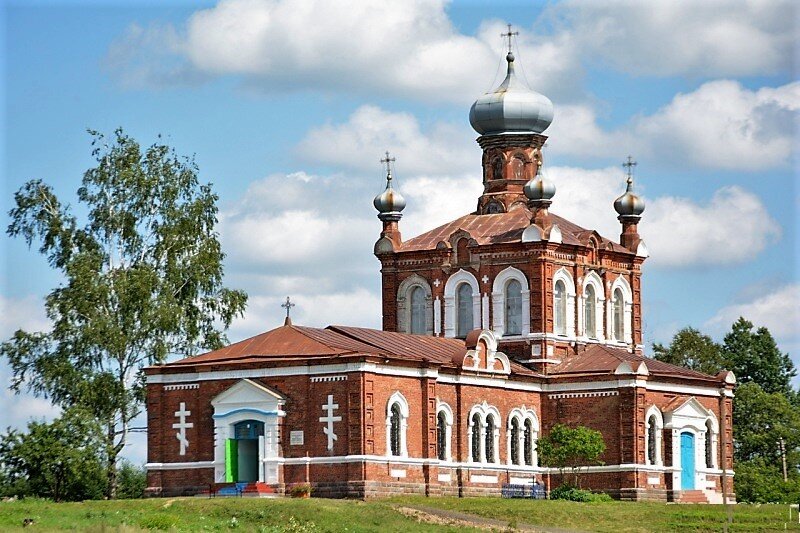 Храм Архангела Михаила в селе Зарубинки ожидает помощи на замену креста на куполе