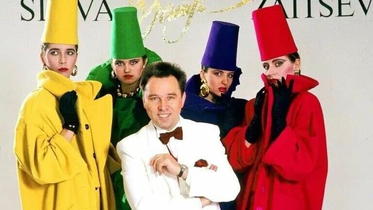     Пользователи социальных сетей вспоминают, каким праздником были для советских людей, живших в сером однообразии, модели выдающегося художника.