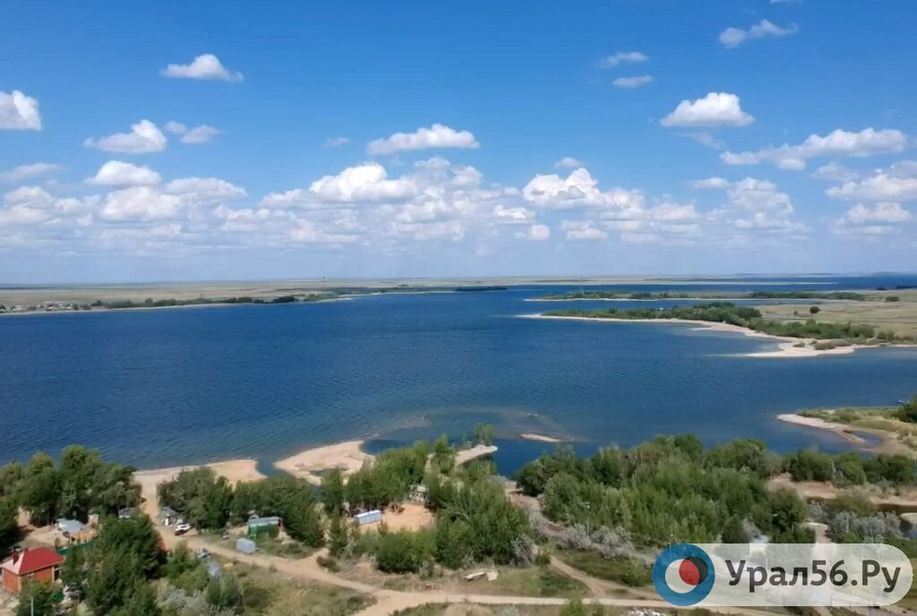    Приток в Ириклу всего в 5 раз превышает сброс, но уровень водохранилища еще растет