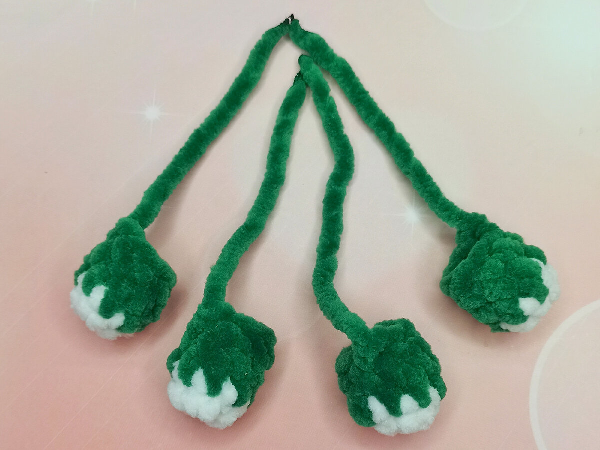 Первые детали - четыре лапки