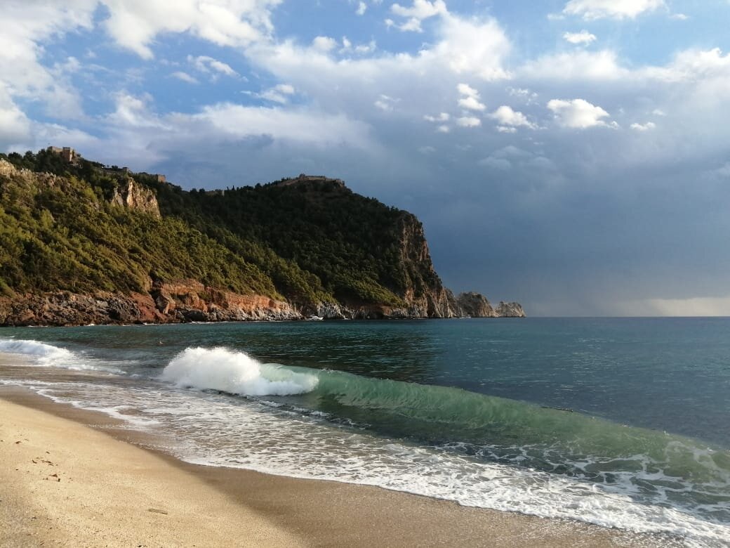 Пляж Клеопатра и скала Аллигатор. Фото автора.