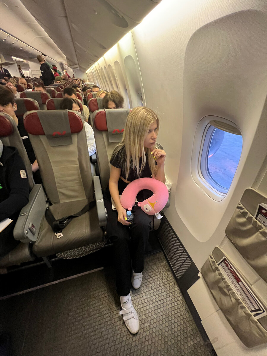 Boeing 777-300, место 13А