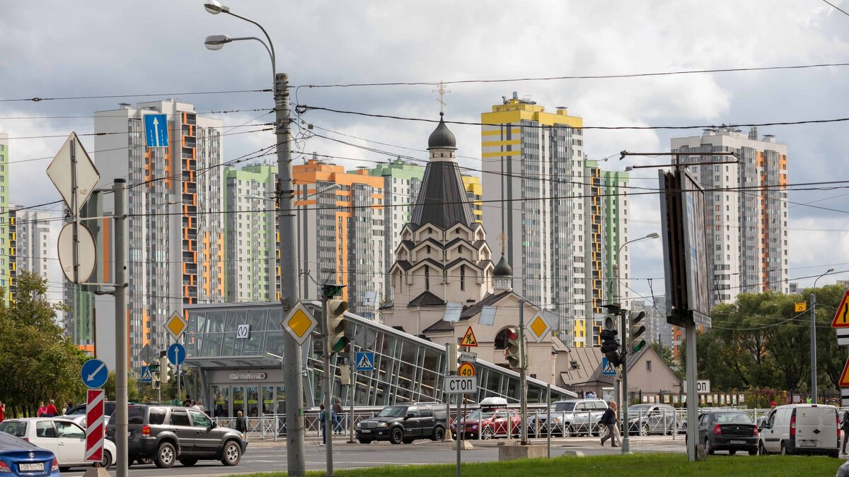 Жители юго-запада Петербурга не смогли открыть окна квартир из-за ночного  зловония | Форпост - Новости | Дзен